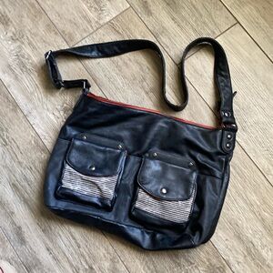 Poverty, Flats Crossbody bag 902
